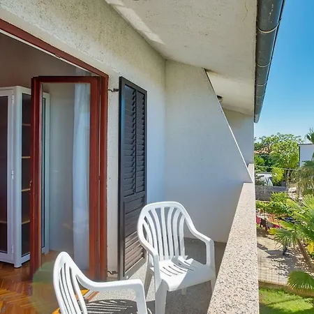 Apartament Lazaric